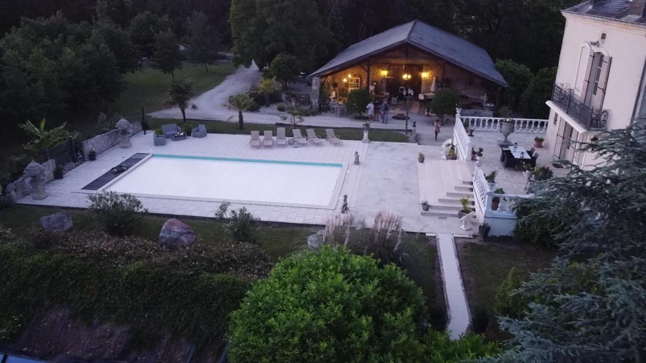 Bed and Breakfast En Bord De Riviere Casseneuil Exterior foto