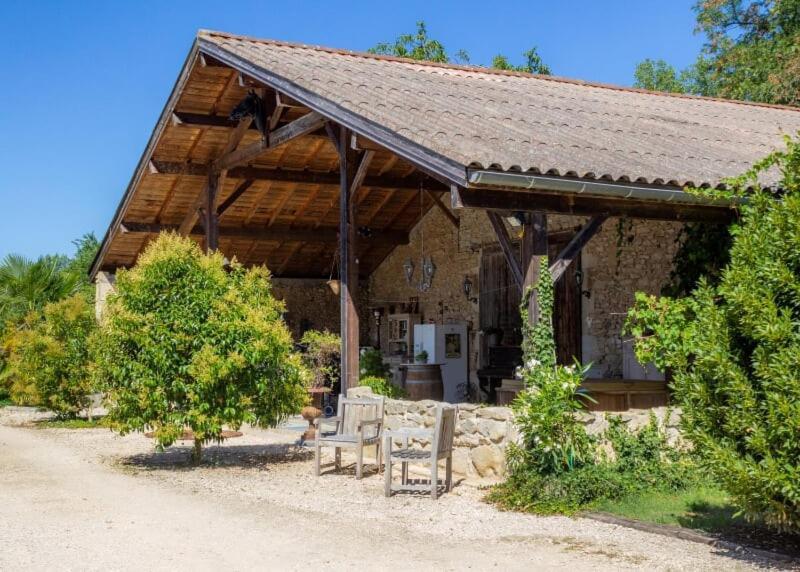Bed and Breakfast En Bord De Riviere Casseneuil Exterior foto